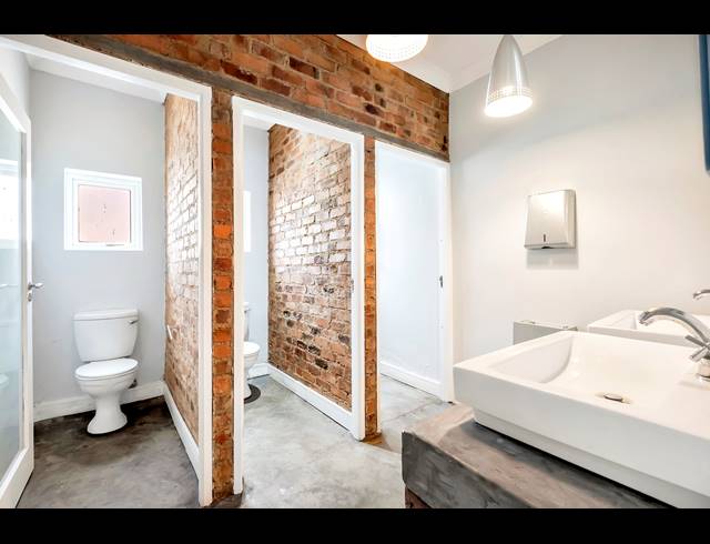 329M² BUSINESS FOR SALE IN GREENSIDE